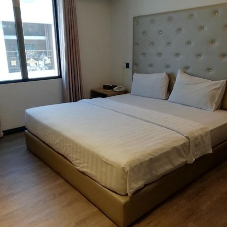 קוטה קינבלו Ease Hotel מראה חיצוני תמונה