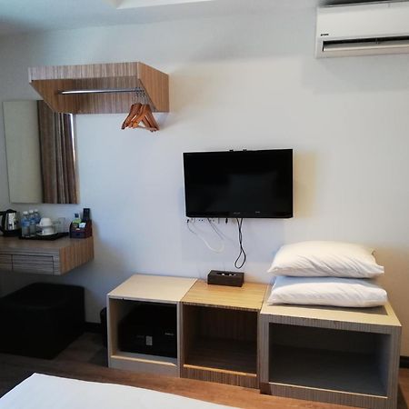 קוטה קינבלו Ease Hotel מראה חיצוני תמונה