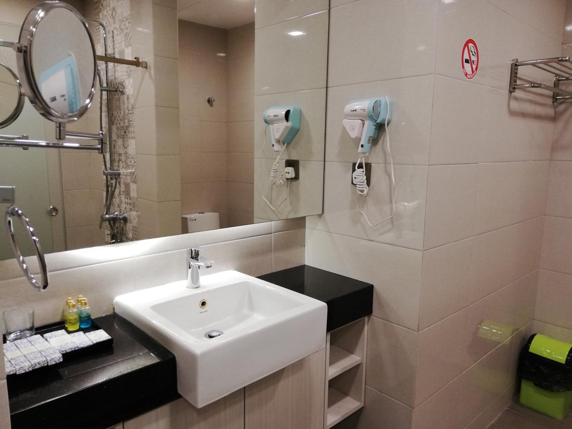 קוטה קינבלו Ease Hotel מראה חיצוני תמונה