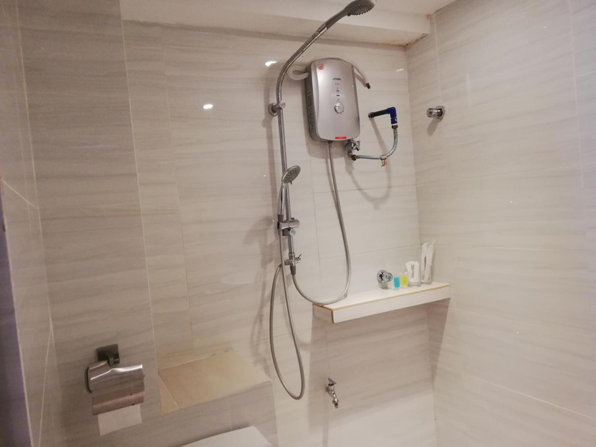 קוטה קינבלו Ease Hotel מראה חיצוני תמונה
