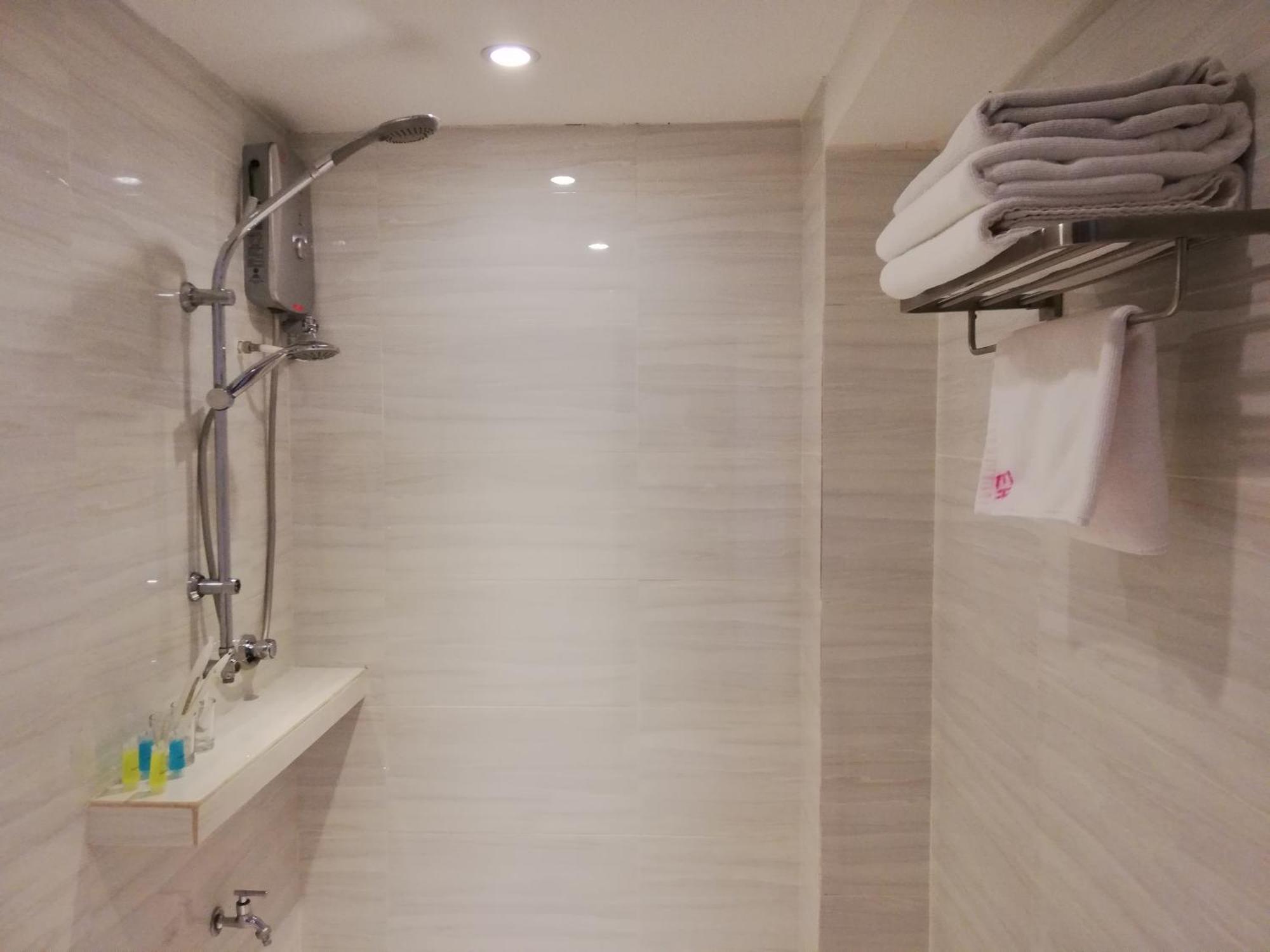 קוטה קינבלו Ease Hotel מראה חיצוני תמונה