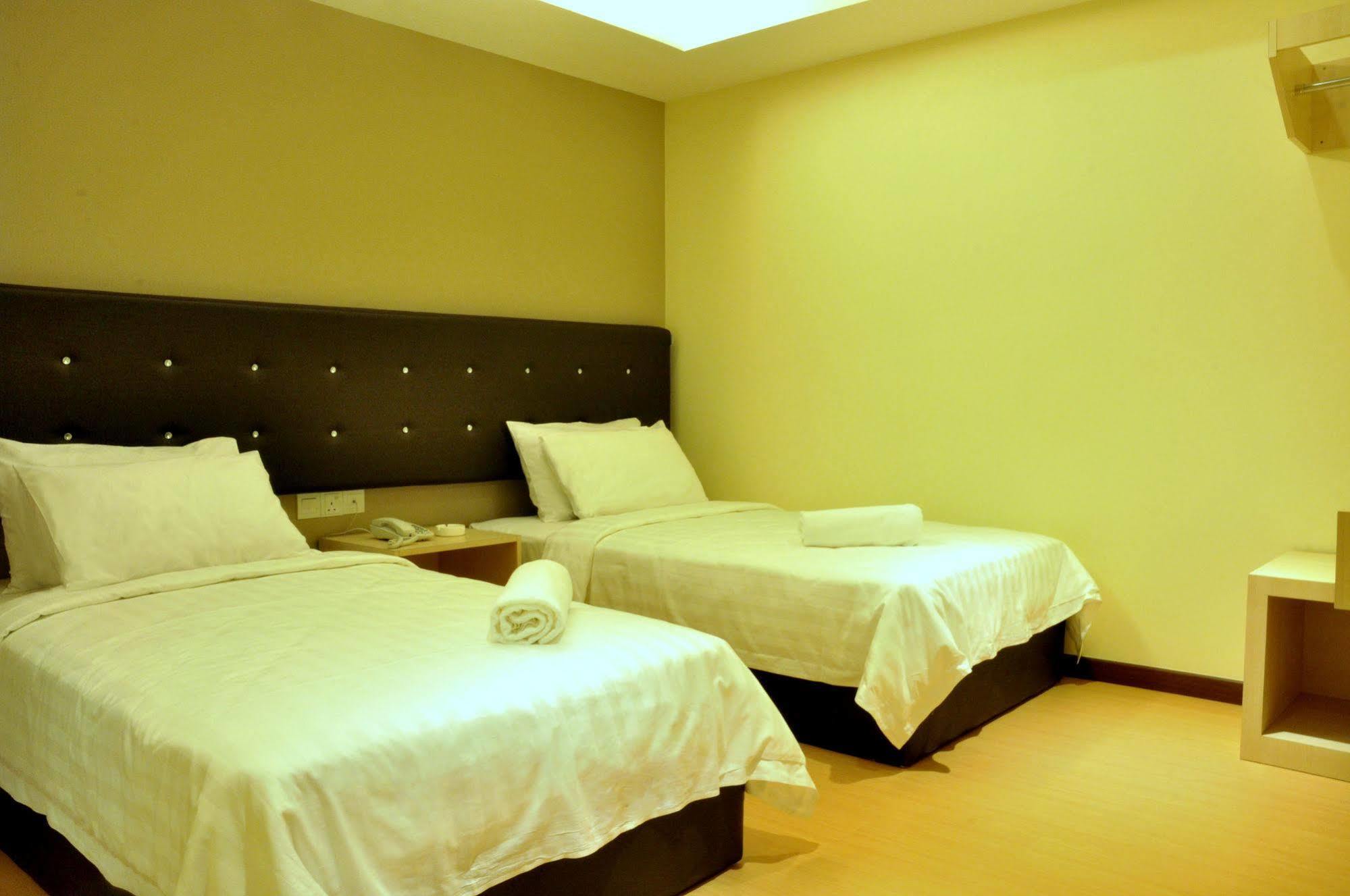 קוטה קינבלו Ease Hotel מראה חיצוני תמונה