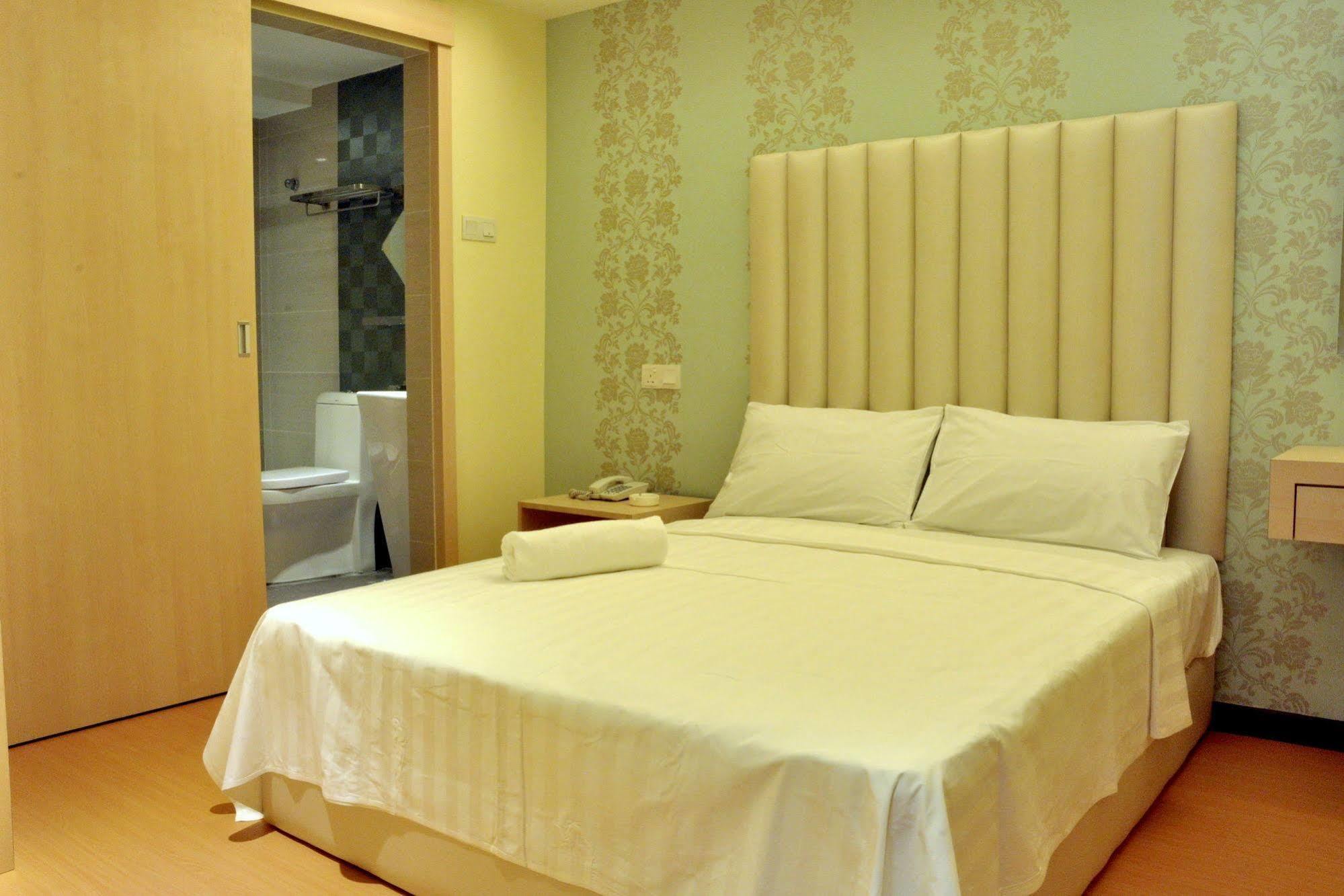 קוטה קינבלו Ease Hotel מראה חיצוני תמונה
