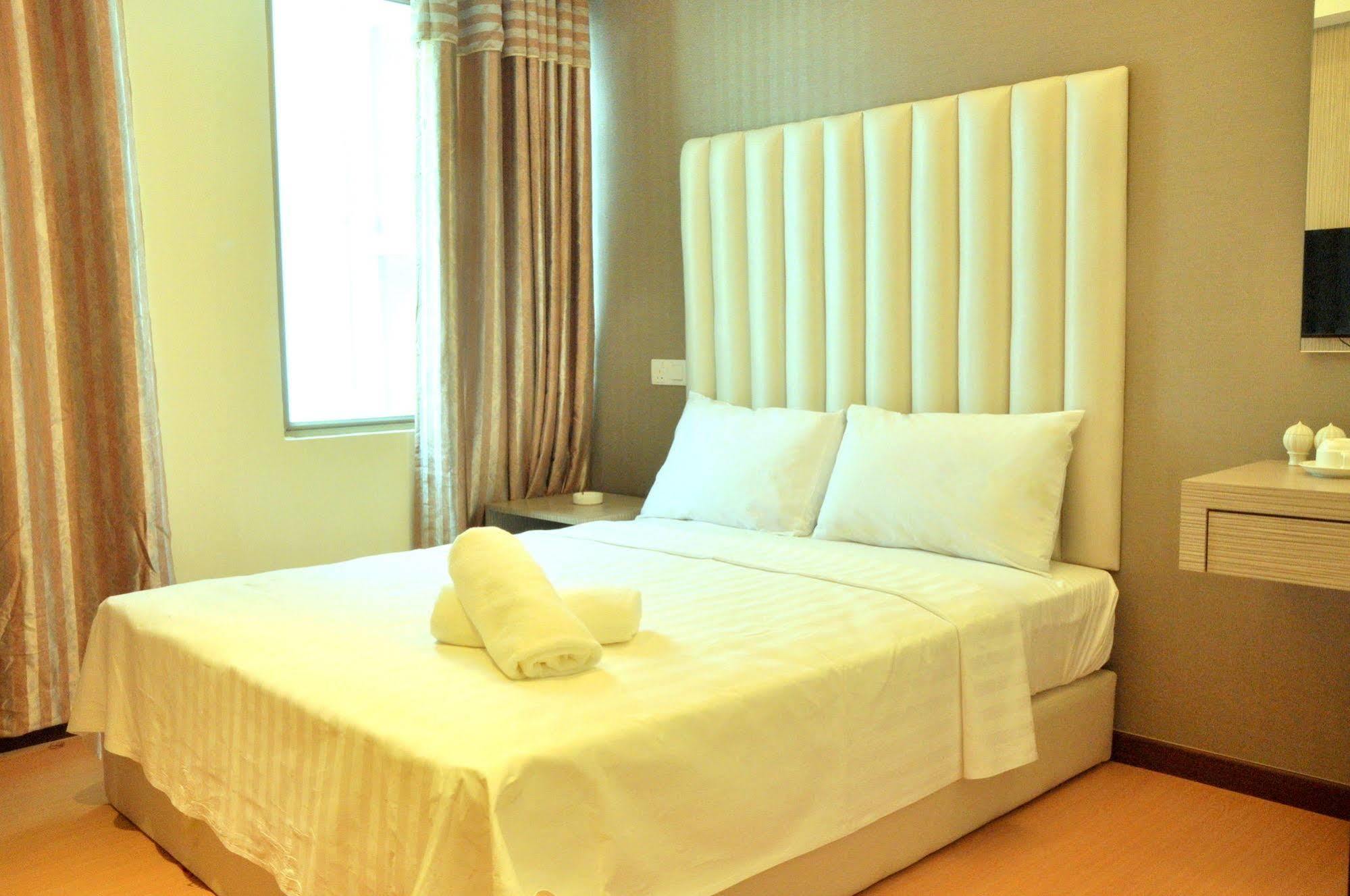 קוטה קינבלו Ease Hotel מראה חיצוני תמונה